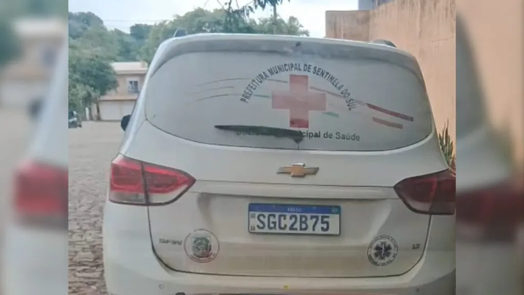 Prefeitura de Sentinela do Sul abre sindicância após carro da saúde ser flagrado estacionado "balançando" em Camaquã