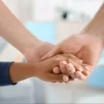 INSS garante salário-maternidade em casos de adoção