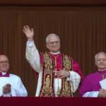 Cardeal americano Robert Francis Prevost é eleito Papa e adota o nome de Leão XIV