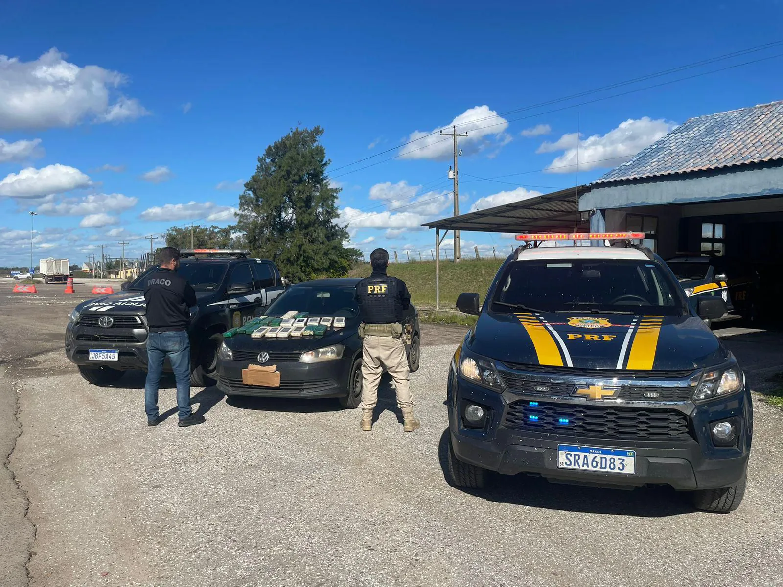 PRF e PC apreendem mais de 20 quilos de cocaína e crack em Bagé