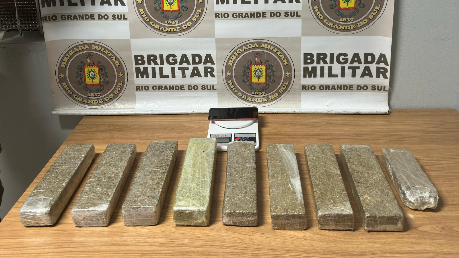 Brigada Militar prende traficante com mais de 7kg de maconha em Tapes