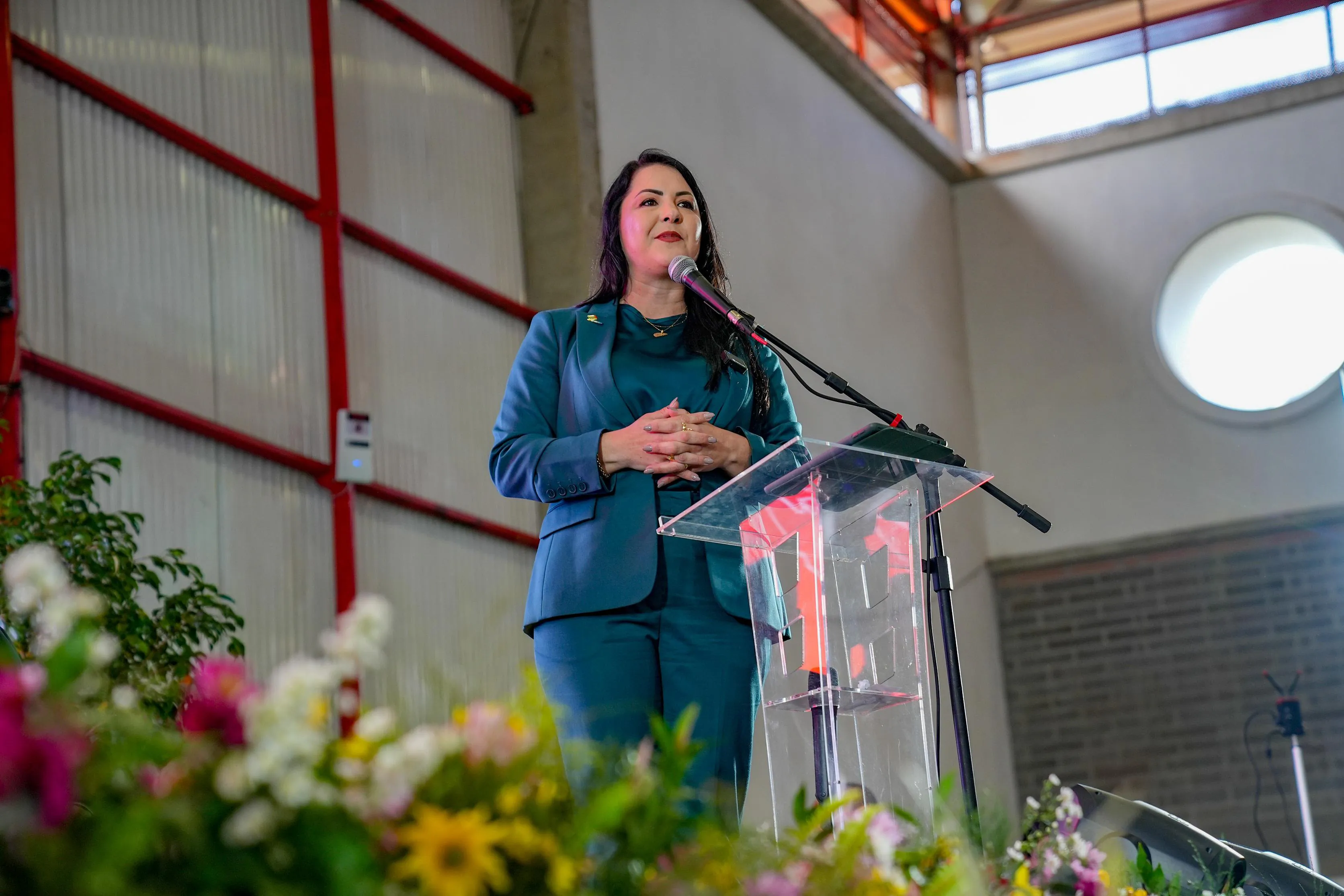 Adriane Perin assume presidência da Famurs