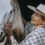 Camaquense recebe honraria por trabalhos em ecoterapia