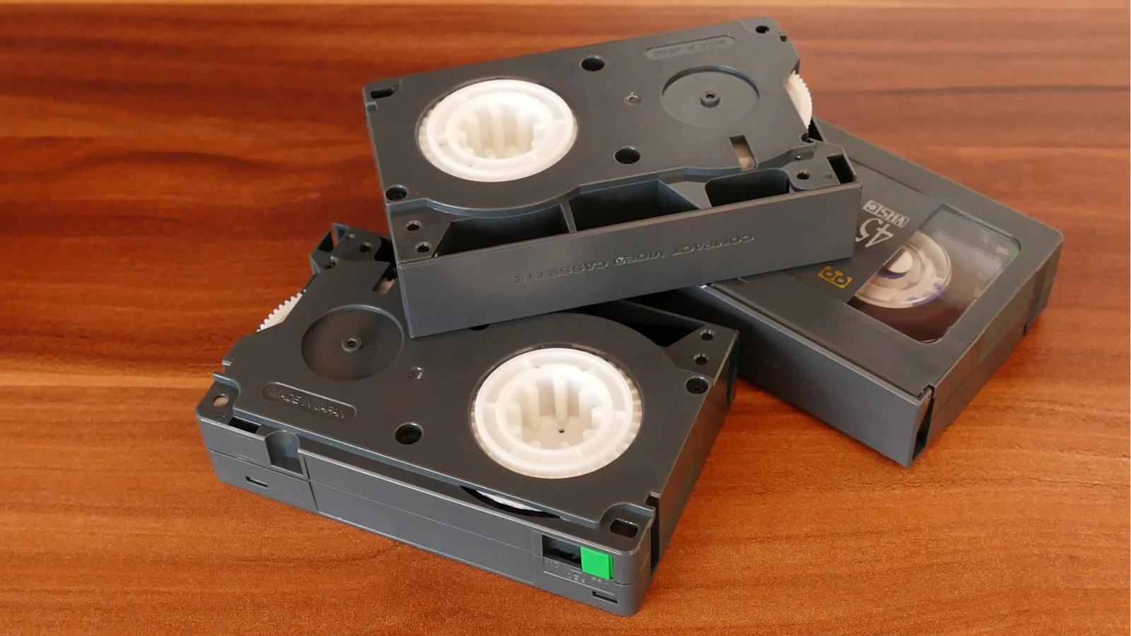 Hoje na história: 04 de maio - JVC apresenta sua fita de vídeo VHS em Chicago