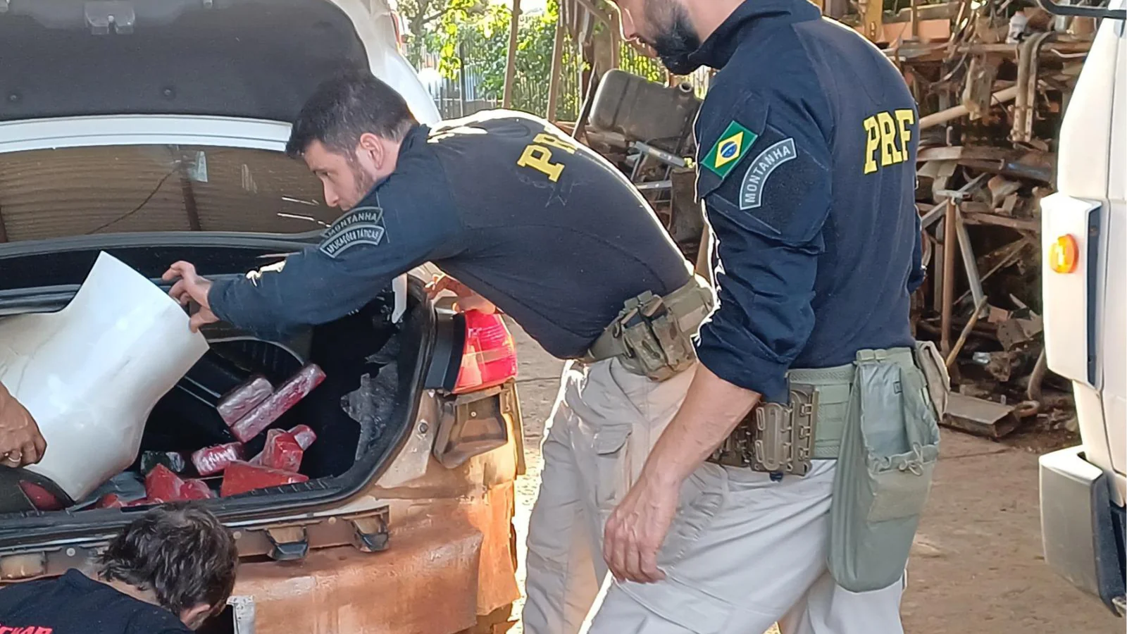 PRF apreende 87 quilos de maconha em Santo Antônio da Patrulha