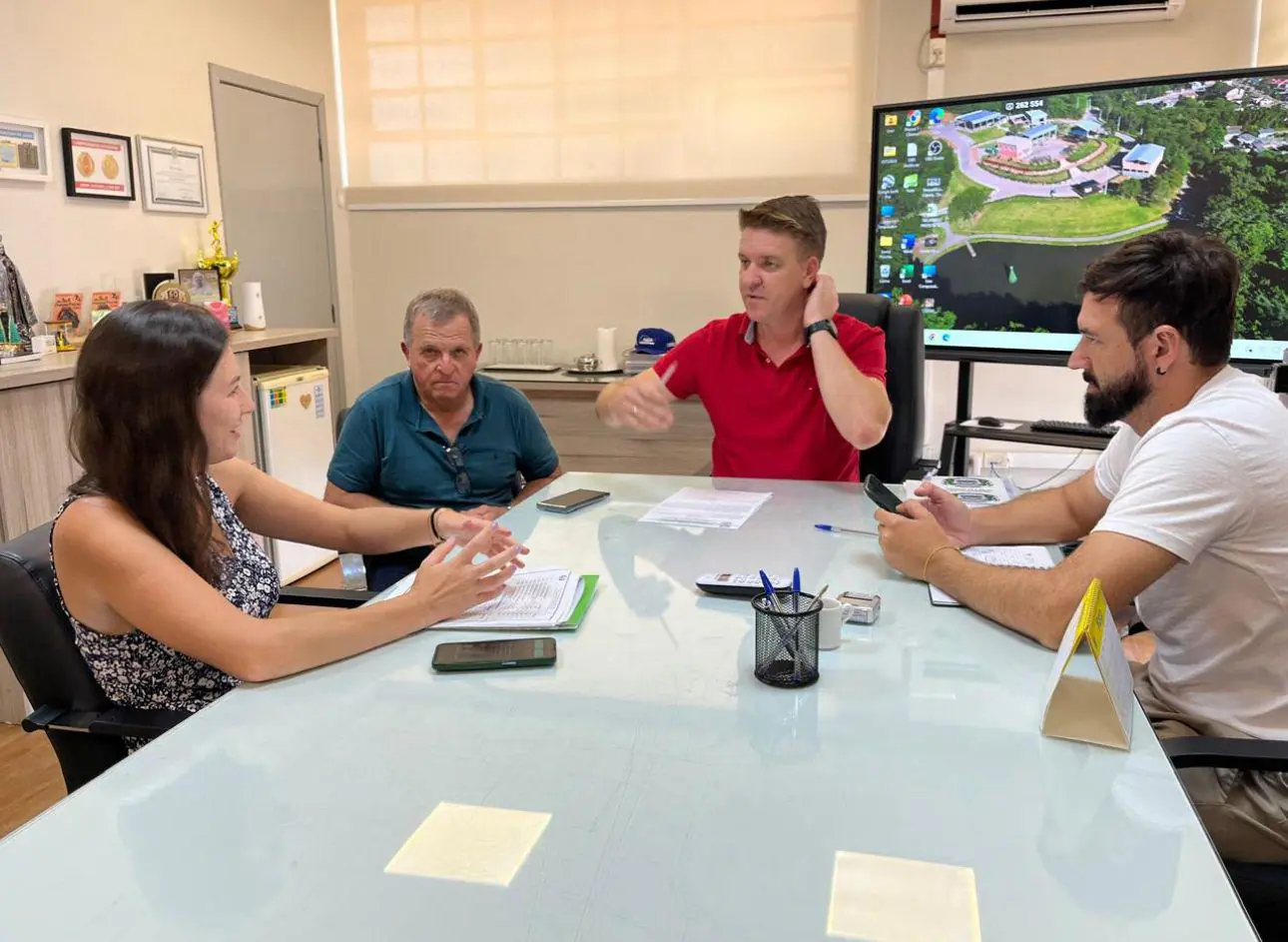 Prefeitura de Dom Feliciano apresenta projeto de aumento no salário de profissionais da educação