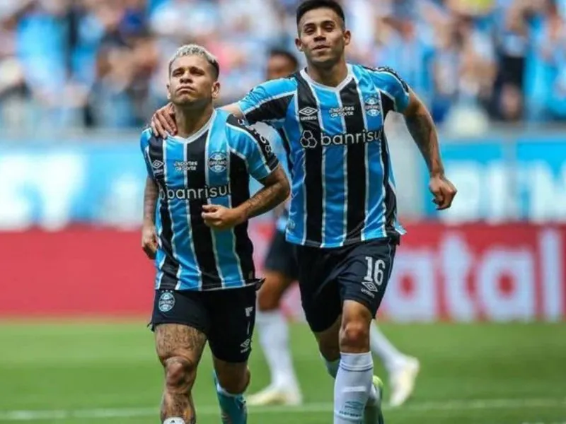 Grêmio tenta contar com trio para jogo crucial contra o Juventude