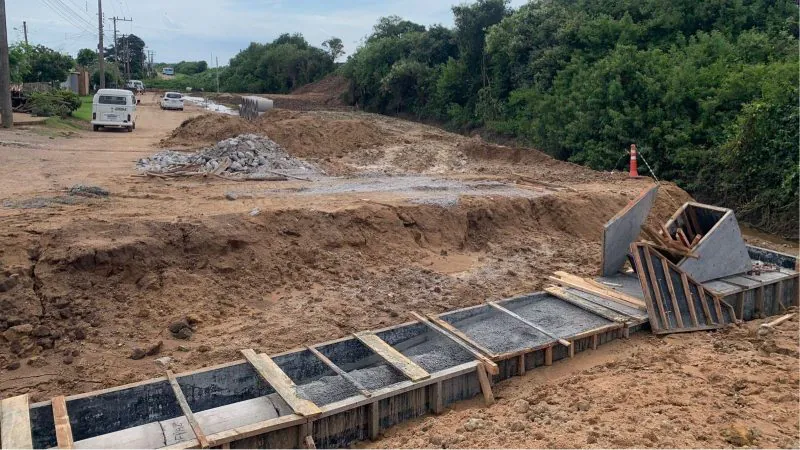 Obras de drenagem avançam no Bairro Getúlio Vargas em Camaquã