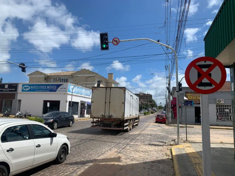 Novas Sinaleiras Funcionam no Cruzamento Sete de Setembro e Pinheiro Machado - Foto: Acústica FM | Valerio Weegue